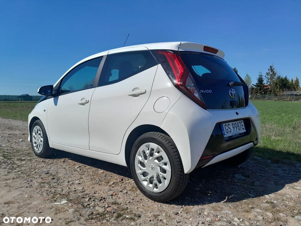 Toyota Aygo x-play - 18