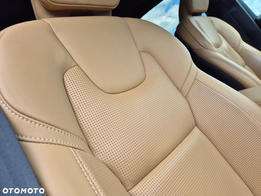 Volvo XC 60 B4 D AWD Ultimate Dark - 10