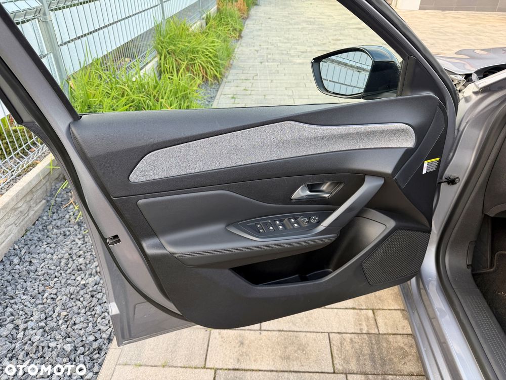 Peugeot 308 BlueHDi FAP 130 EAT8 Stop & Start Active Pack - 22