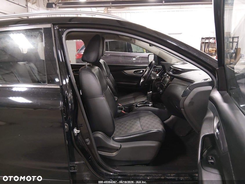 Nissan Rogue - 7