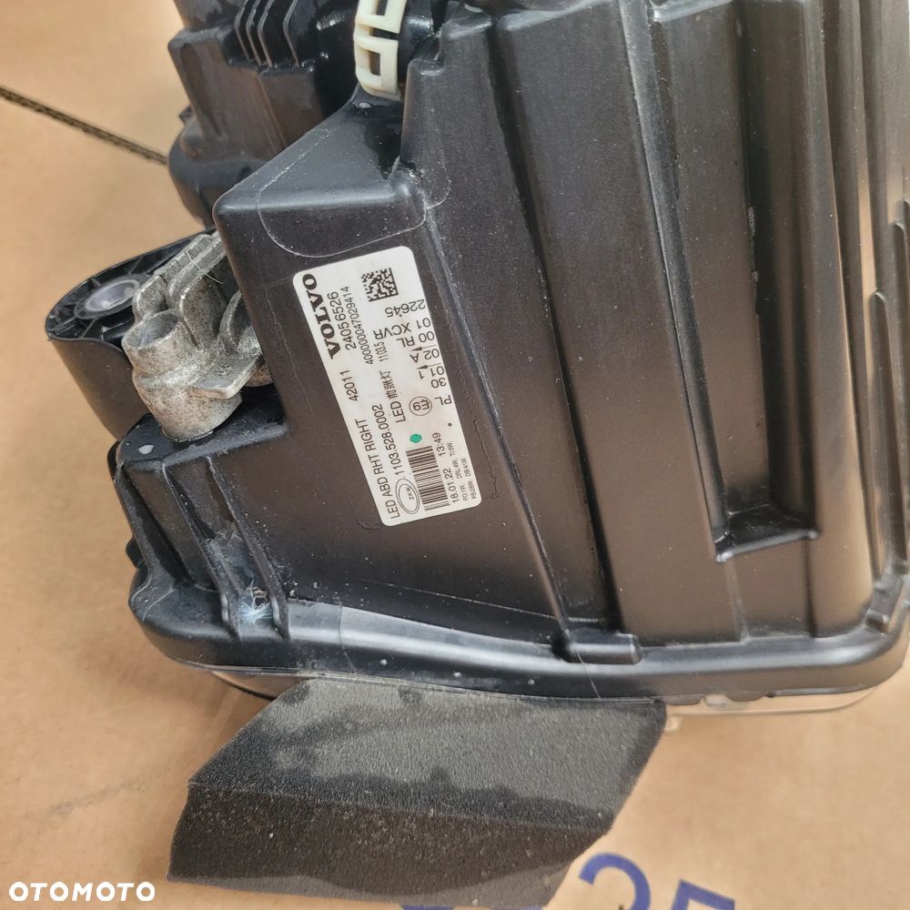 LAMPA PRAWA VOLVO FH5 FH16 24056526 ORYGINAŁ - 3
