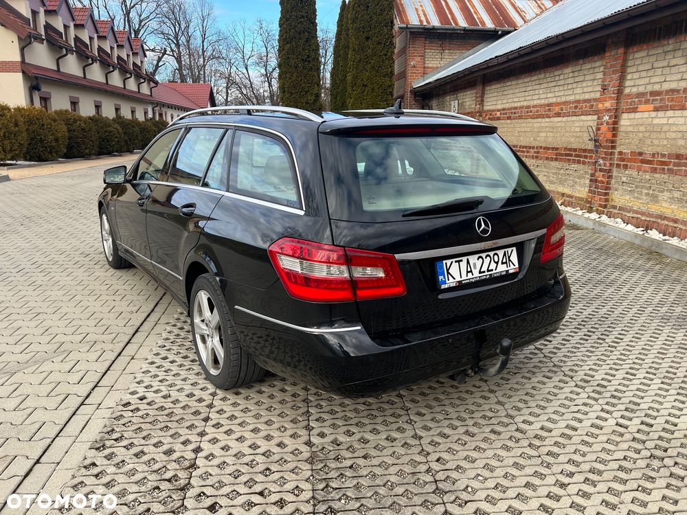 Mercedes-Benz Klasa E 250 CDI DPF BlueEFFICIENCY Automatik Elegance - 4