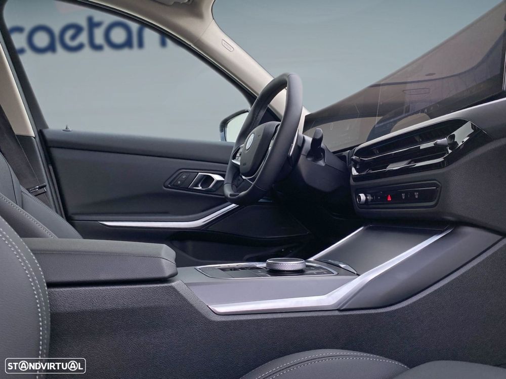 BMW 330 e Auto - 18