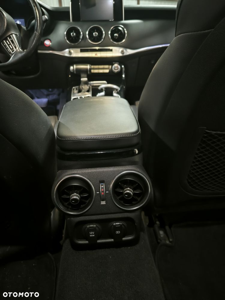 Kia Stinger 2.0 T-GDI GT Line - 12