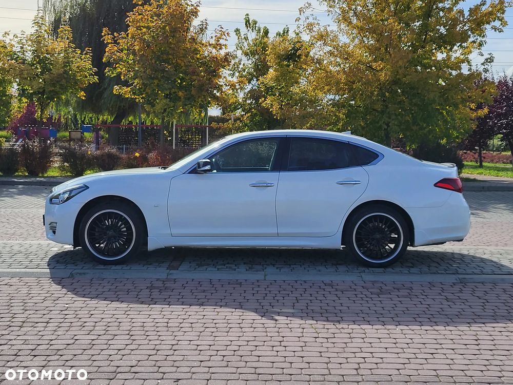 Infiniti Q70 - 4