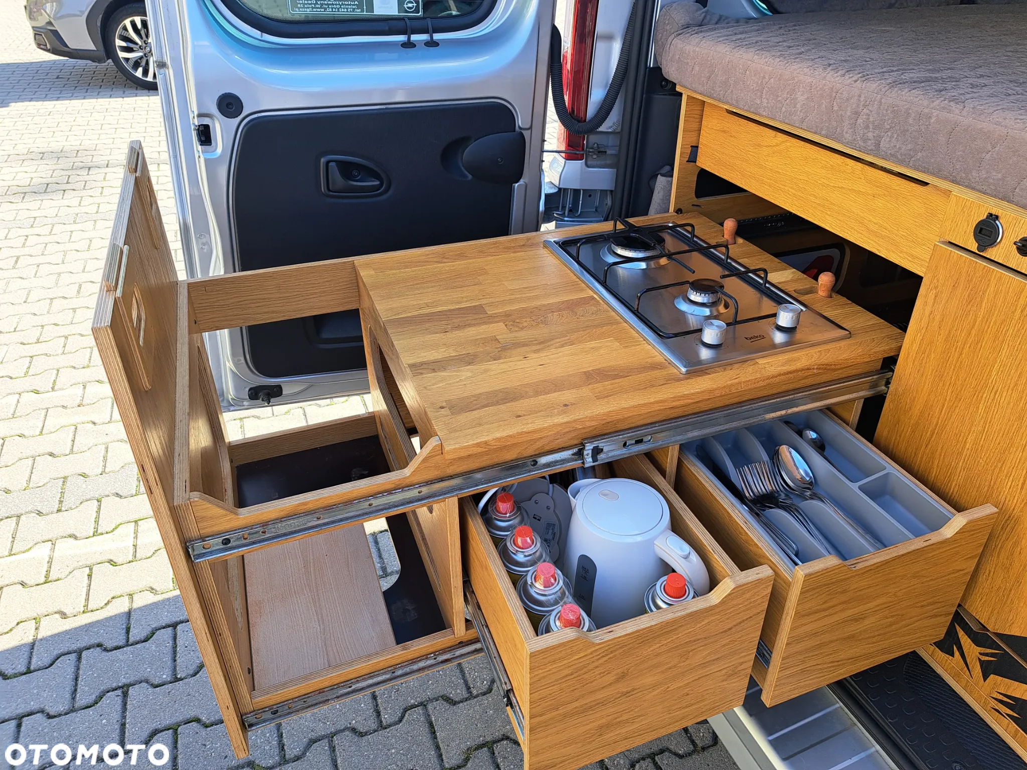 Opel Vivaro - 11