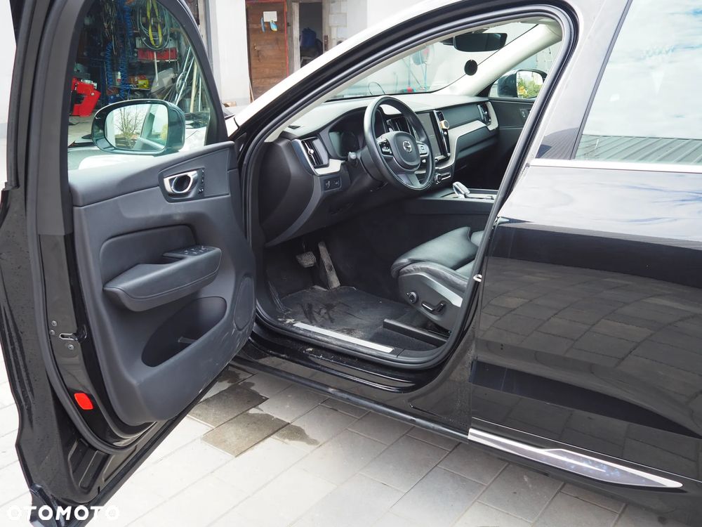 Volvo XC 60 D5 SCR AWD Inscription - 8
