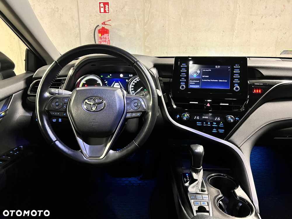 Toyota Camry 2.5 Hybrid Comfort CVT - 23