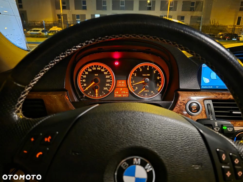 BMW Seria 3 330i - 14