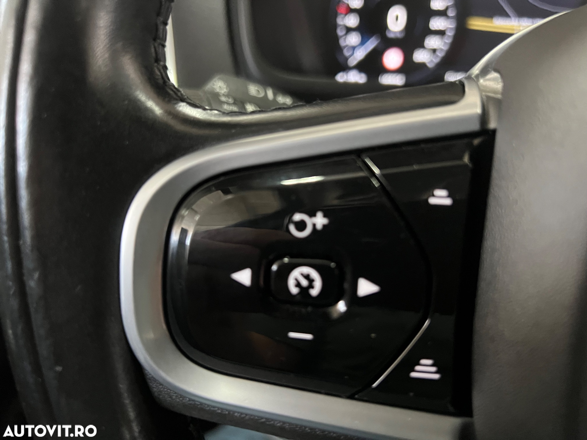 Volvo XC 90 T8 AWD Recharge Geartronic Inscription Edition - 32