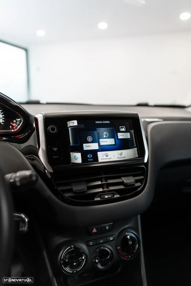 Peugeot 208 1.2 VTi SE Style - 34