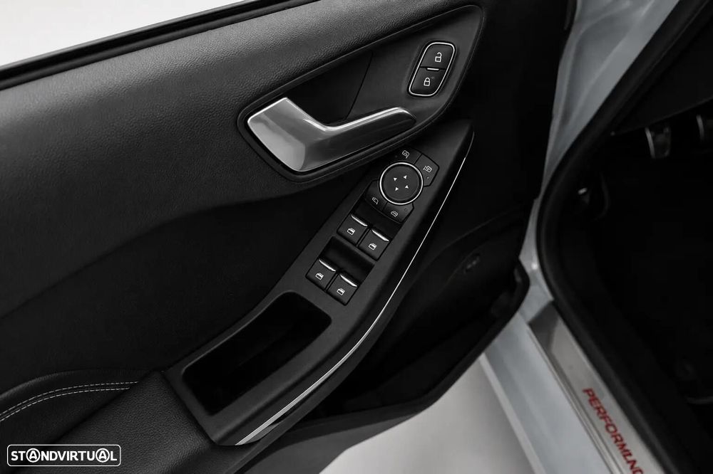 Ford Fiesta 1.5 EcoBoost ST - 32