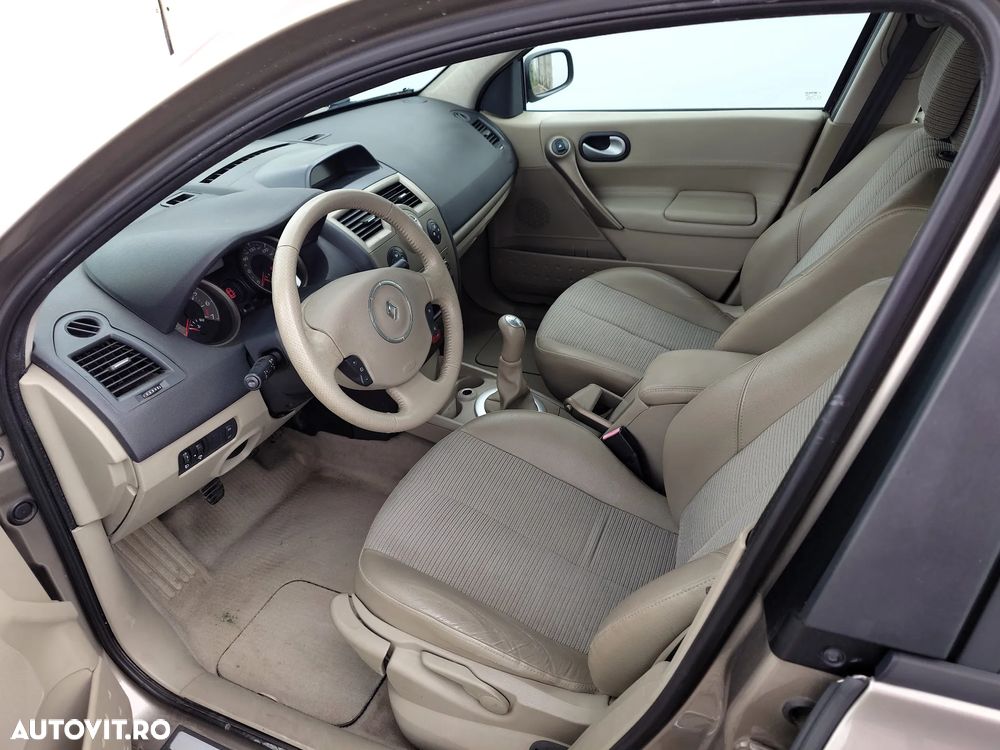 Renault Megane 1.6 Exception - 13
