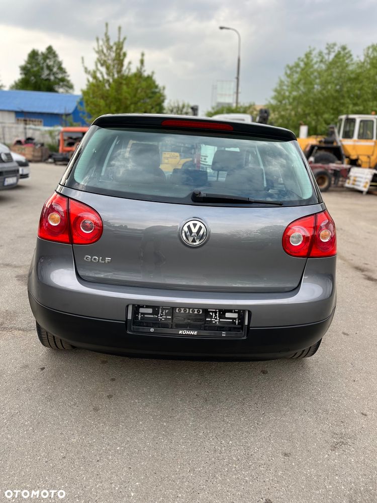 Volkswagen Golf - 6