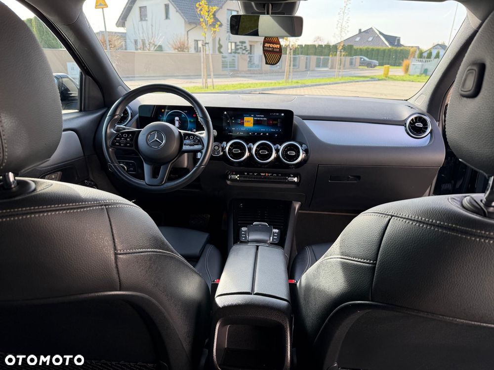 Mercedes-Benz GLA 180 AMG Line - 12