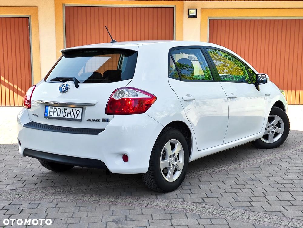 Toyota Auris 1.8 HSD Sol - 4