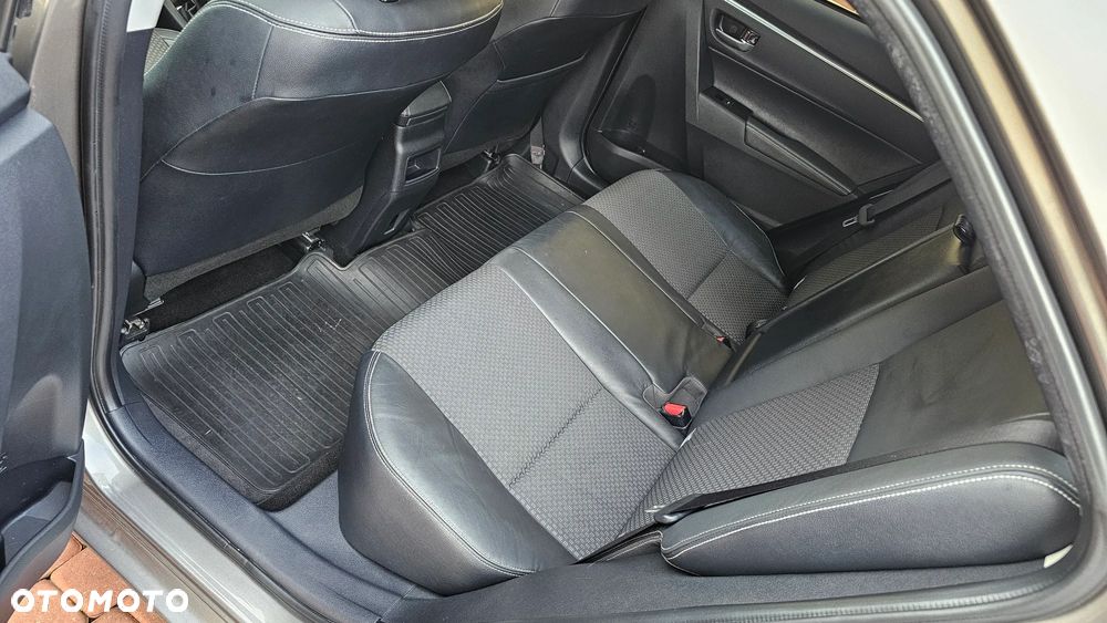 Toyota Corolla 1.6 Prestige EU6 - 28