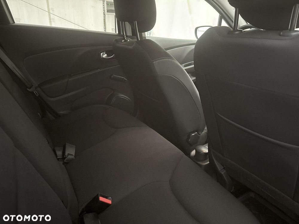 Renault Clio - 23