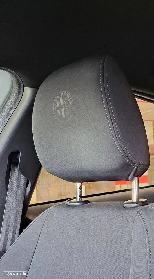 Alfa Romeo Giulietta 1.6 JTDm - 10