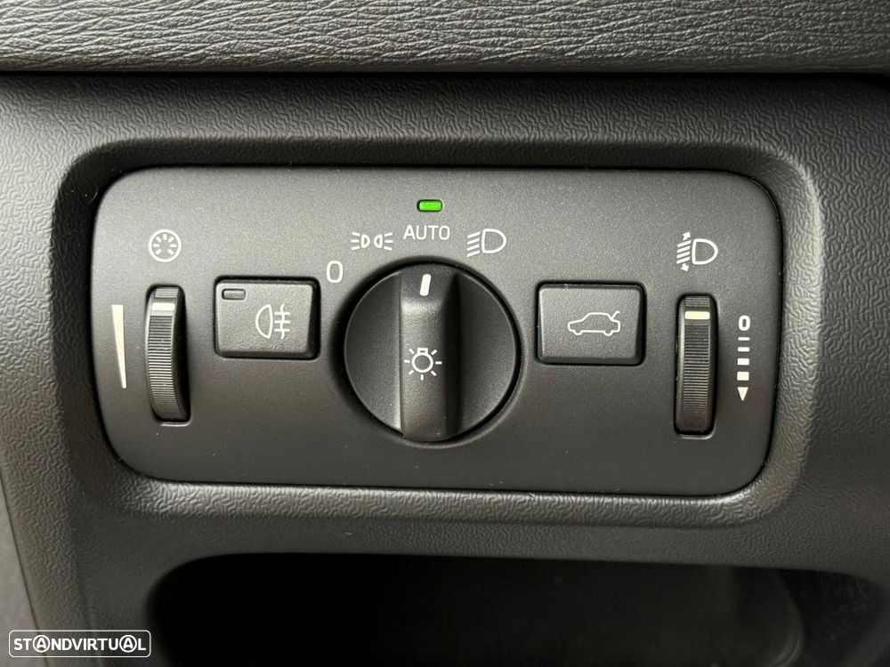 Volvo V40 2.0 D2 Momentum - 11