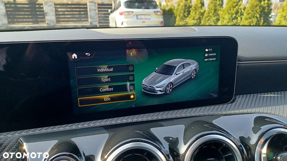 Mercedes-Benz CLA 200 7G-DCT - 17