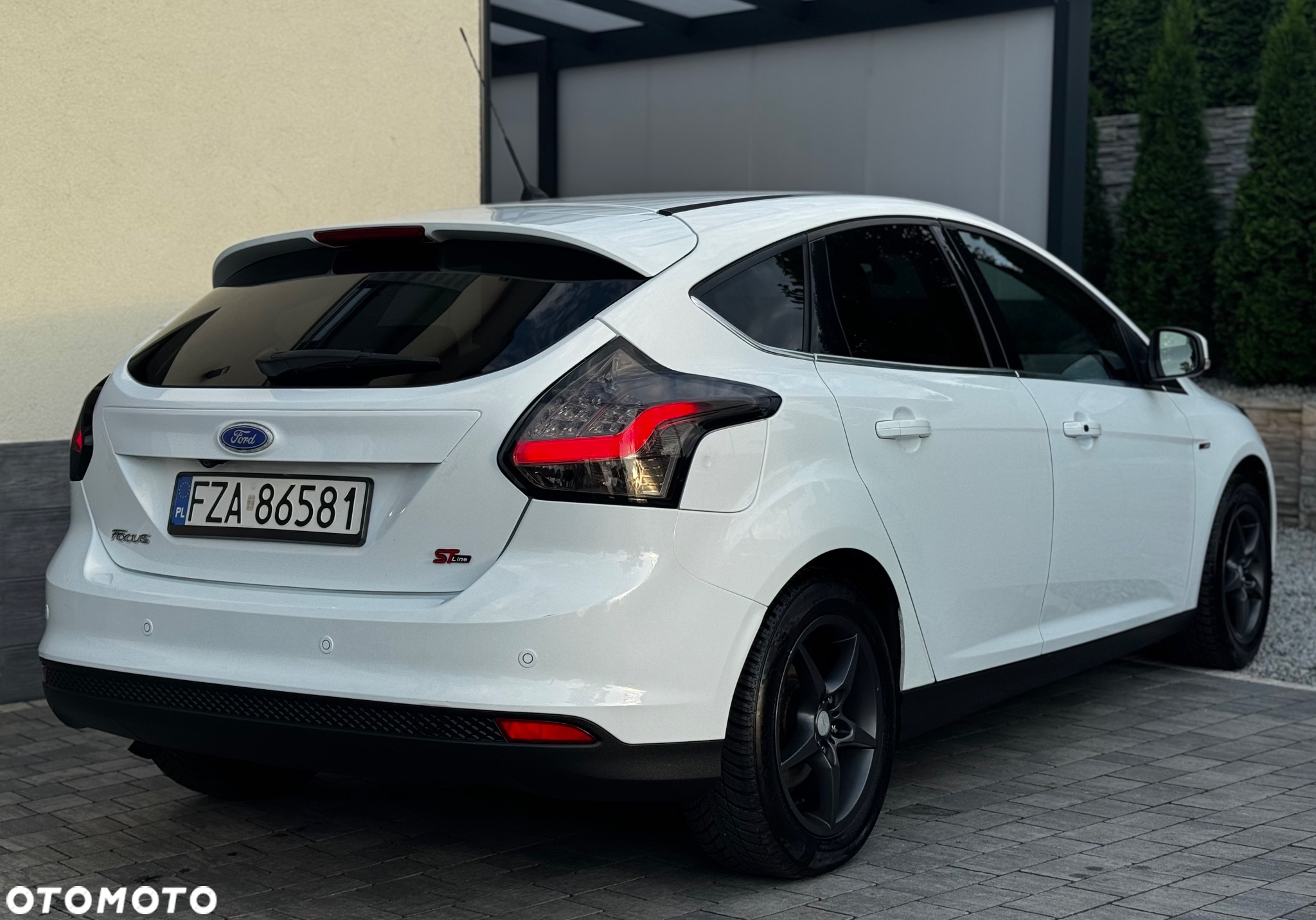 Ford Focus 1.0 EcoBoost Hybrid ST-LINE - 10