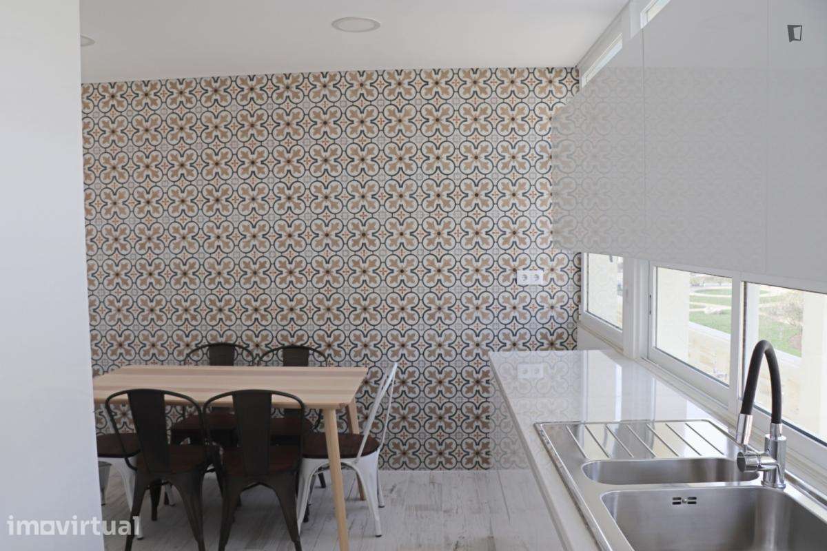 Quarto - localizado em Carcavelos Lisbon - Grande imagem: 4/23