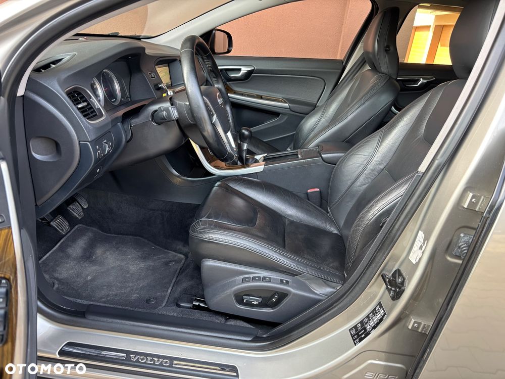 Volvo V60 D3 Summum - 10