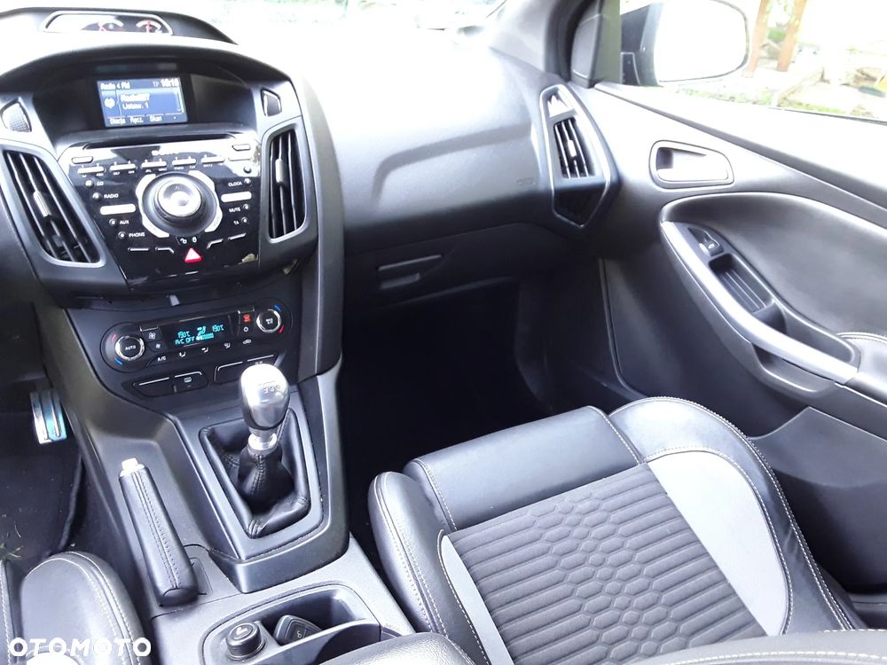 Ford Focus ST - 10