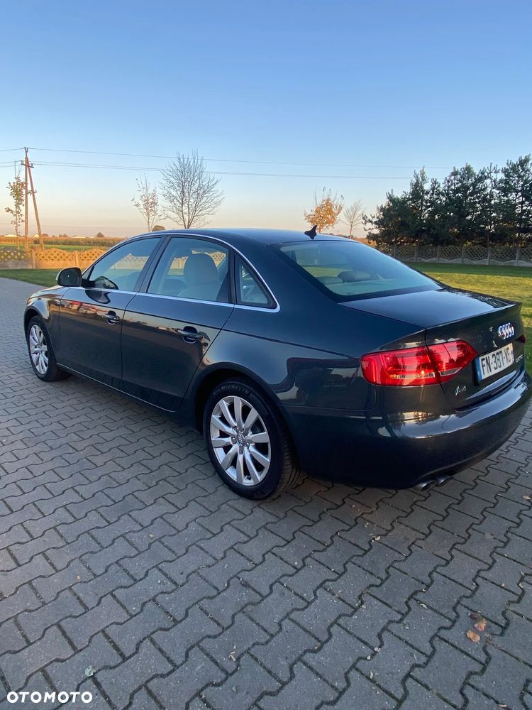Audi A4 Limousine - 15