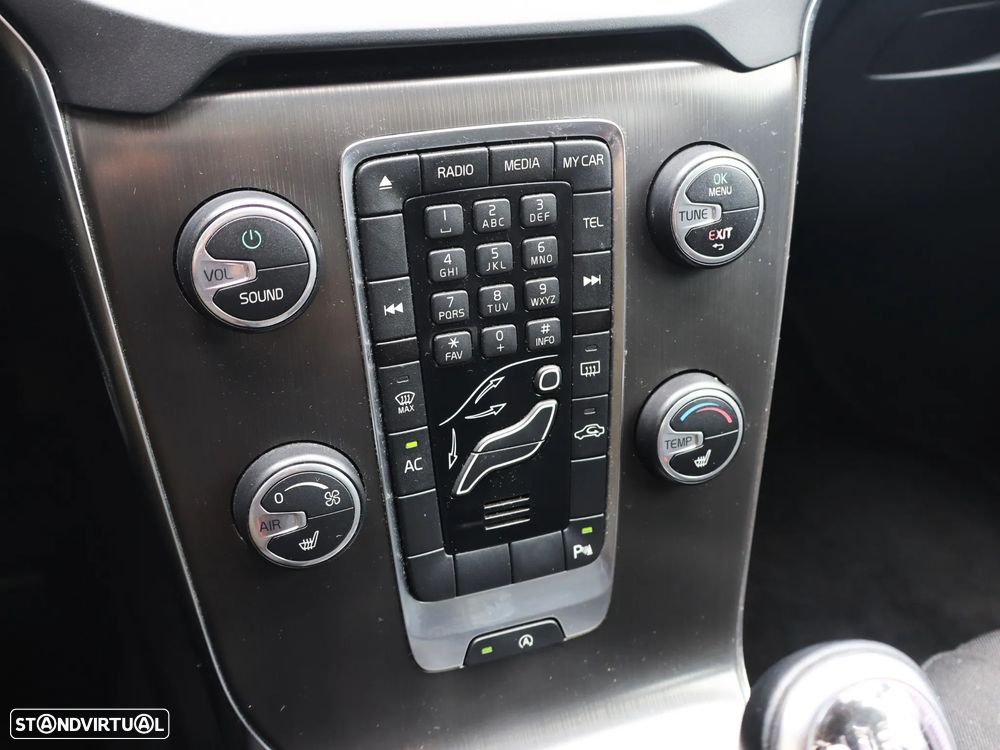 Volvo V40 D2 Kinetic - 27