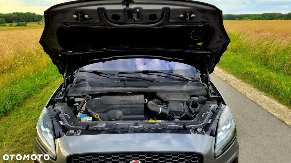 Jaguar E-Pace - 8