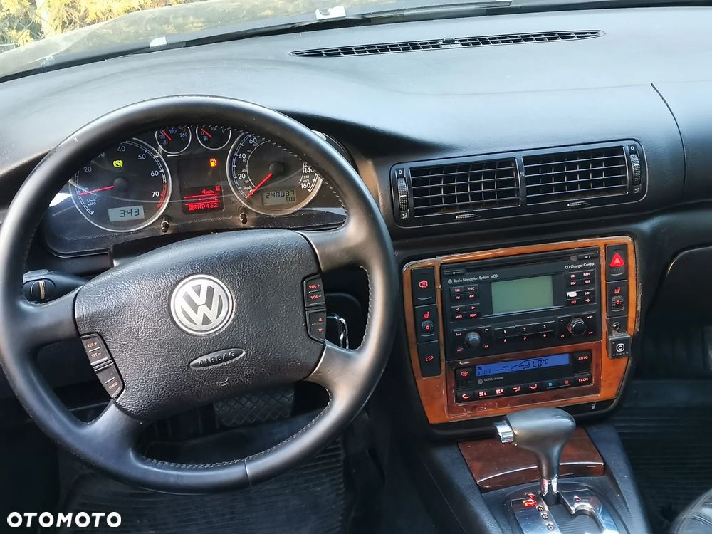 Volkswagen Passat - 5