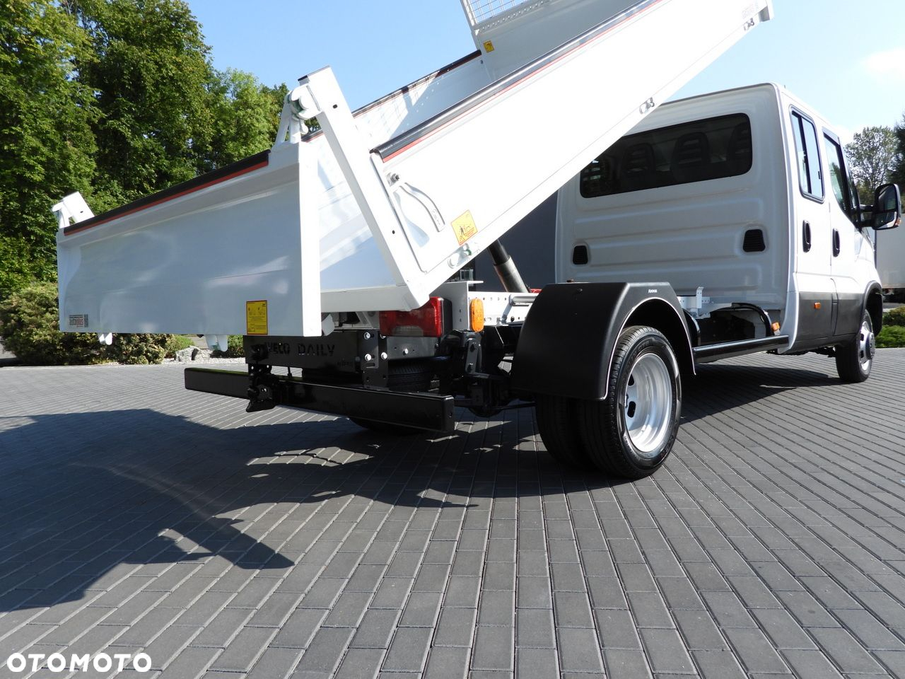 Iveco DAILY 35C16 WYWROTKA PODWÓJNA KABINA DOKA 6 MIEJSC BLIŹNIACZE KOŁA KLIMATYZACJA  160KM - 24
