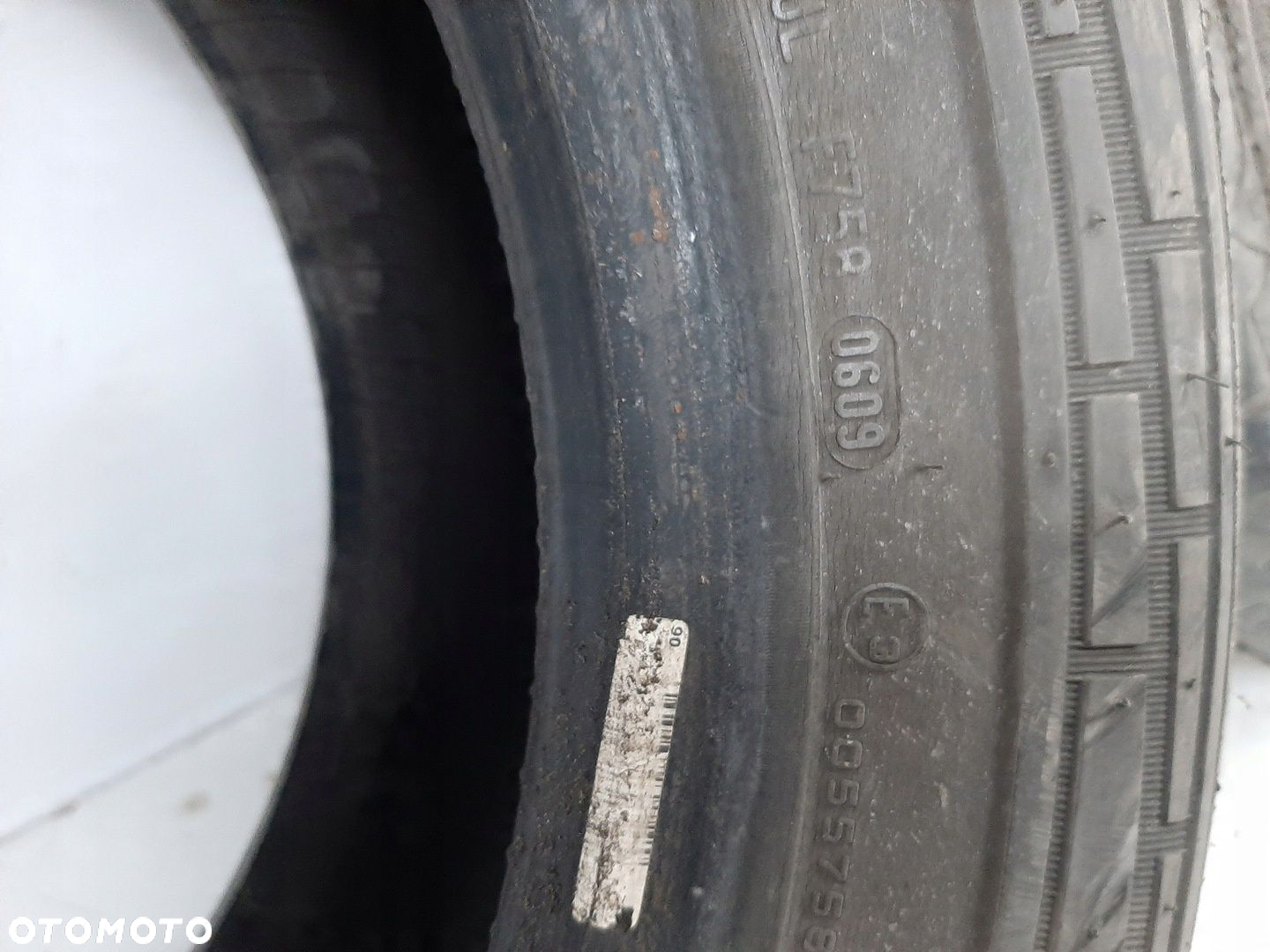 OPONY LETNIE PIRELLI CHRONO 205/70R15C 106/104R DOT 2009 BIEZNIK 8MM - 6