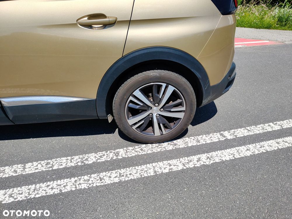 Peugeot 3008 1.6 BlueHDi Allure S&S EAT6 - 27