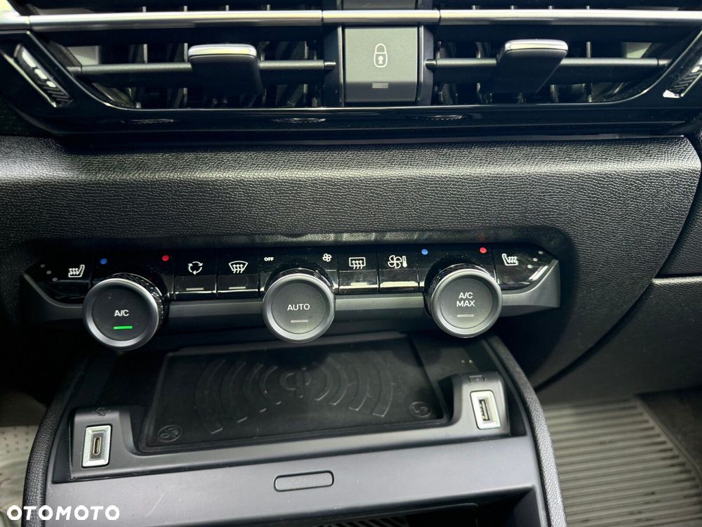 Citroën C4 1.2 PureTech Max S&S EAT8 - 17