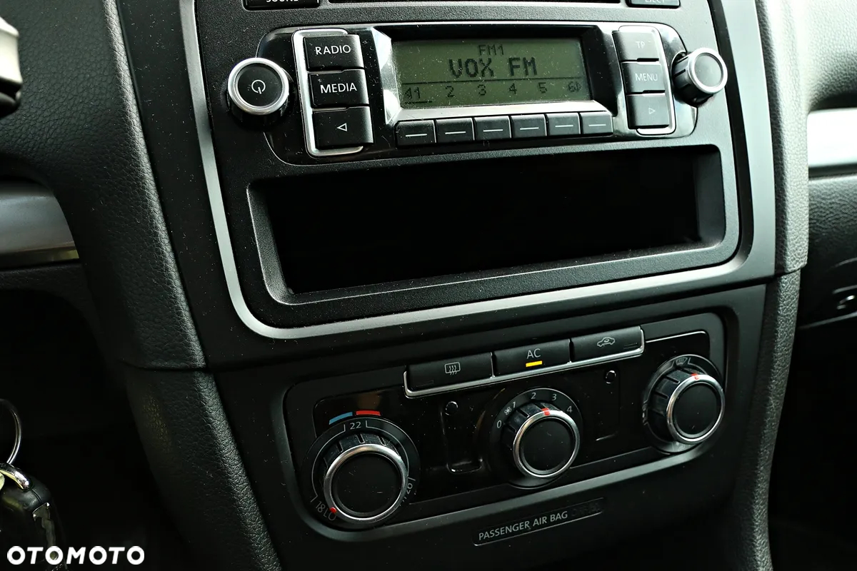 Volkswagen Golf - 33