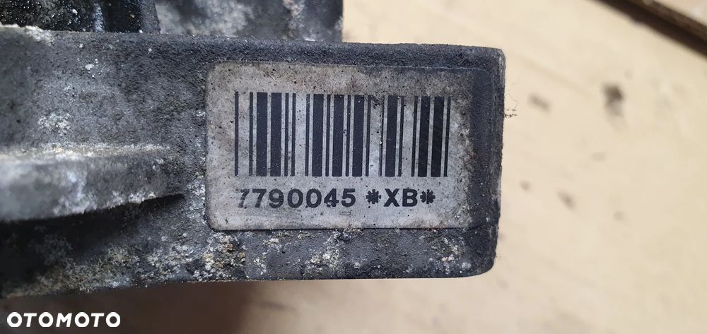 Pompa wody płynu BMW 3 E91 3.0D 7790045 - 7