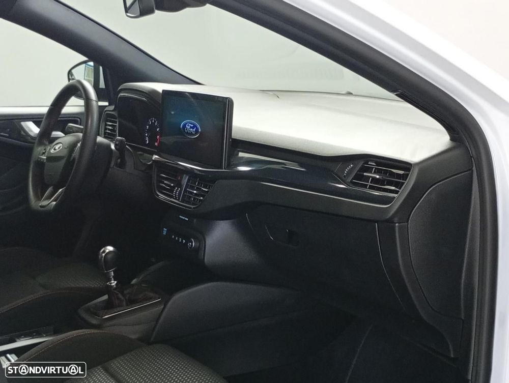 Ford Focus 1.0 EcoBoost MHEV ST-Line - 17