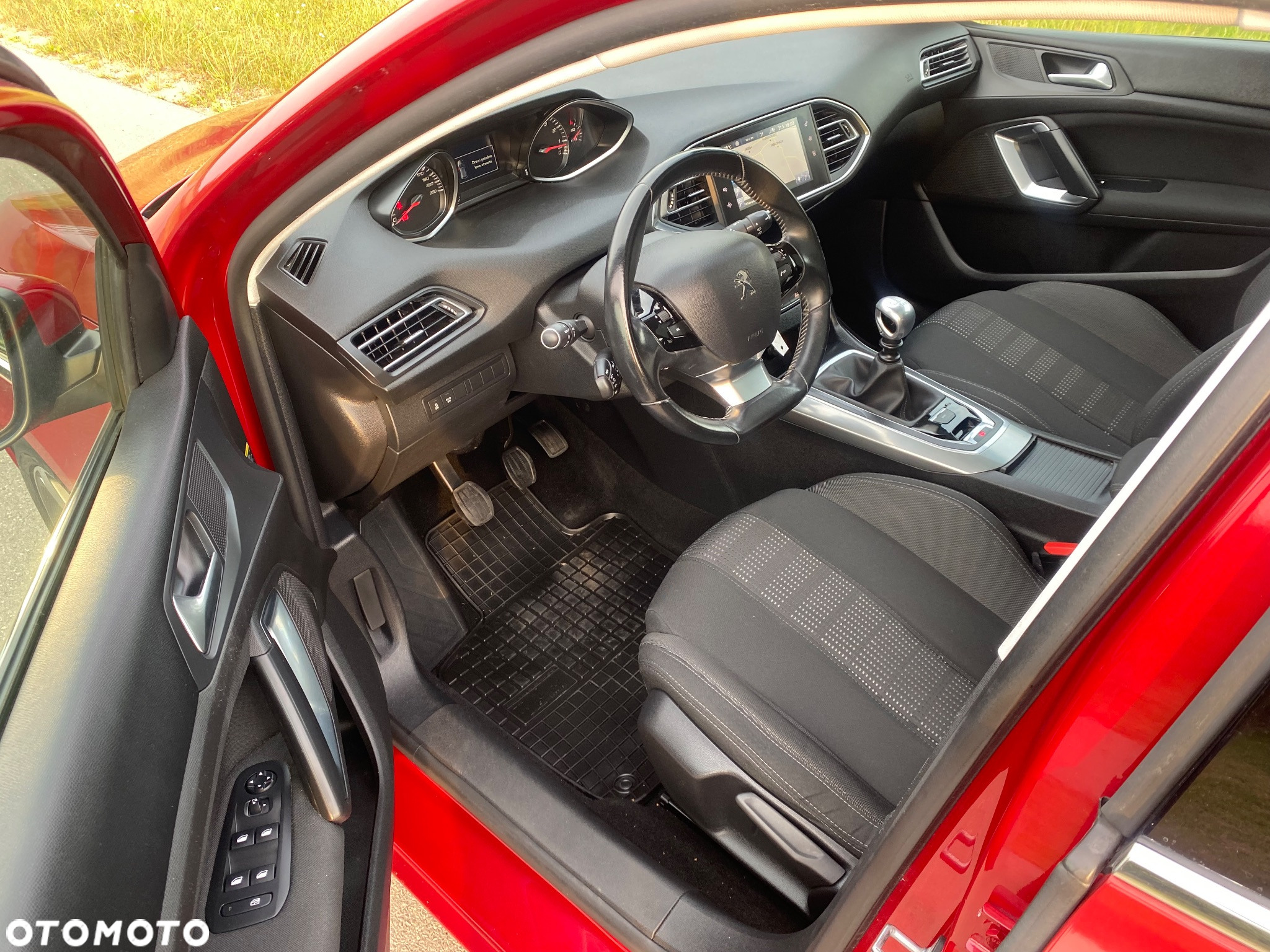 Peugeot 308 1.2 PureTech Allure S&S - 6