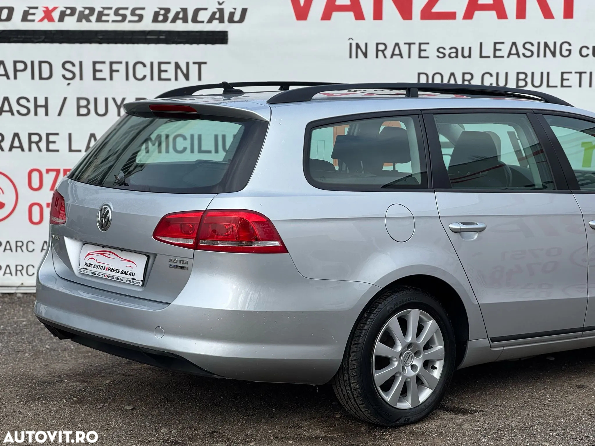 Volkswagen Passat Variant 2.0 TDI Blue TDI Comfortline - 18