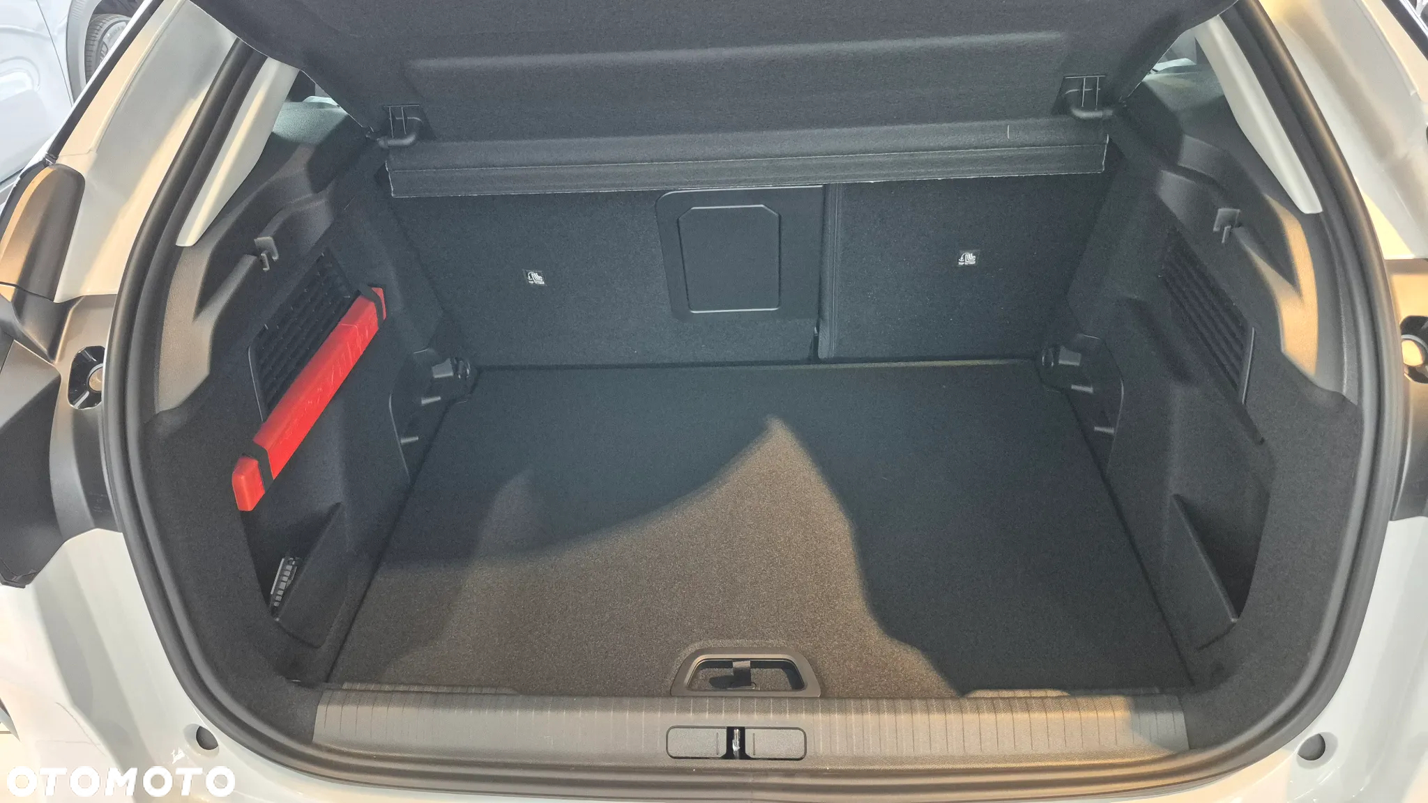 Citroën C4 1.2 PureTech Max S&S EAT8 - 19