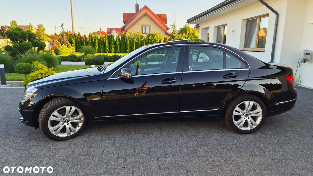 Mercedes-Benz Klasa C 180 CGI Automatik BlueEFFICIENCY Avantgarde - 1