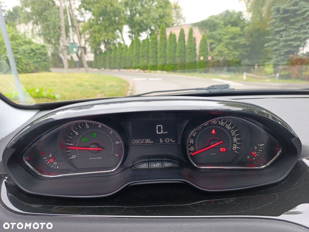 Peugeot 208 1.2 PureTech Active - 13