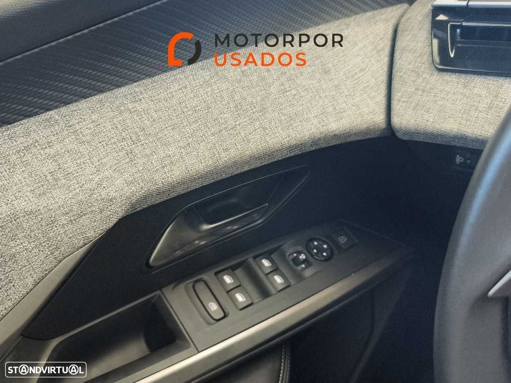 Peugeot 3008 1.2 Hybrid Allure e-DCS6 - 18
