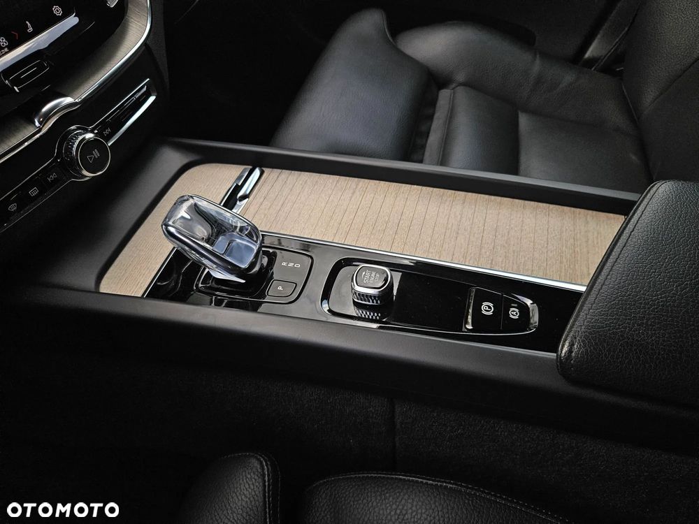 Volvo XC 60 T5 GPF AWD Inscription - 33