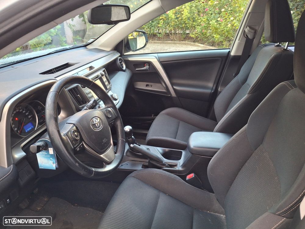 Toyota RAV4 2.0 D-4D Adventure - 6