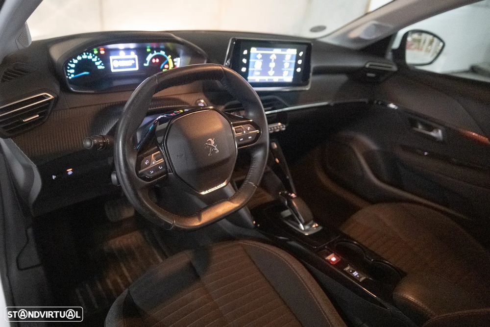 Peugeot e-208 Allure - 8