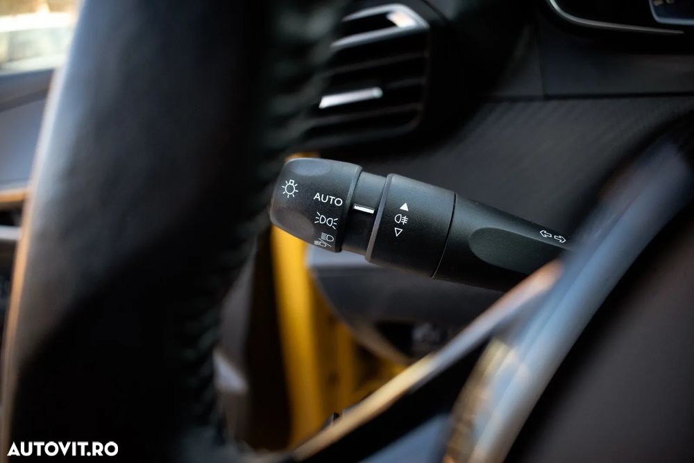 Peugeot 208 ver-puretech-75-active - 27
